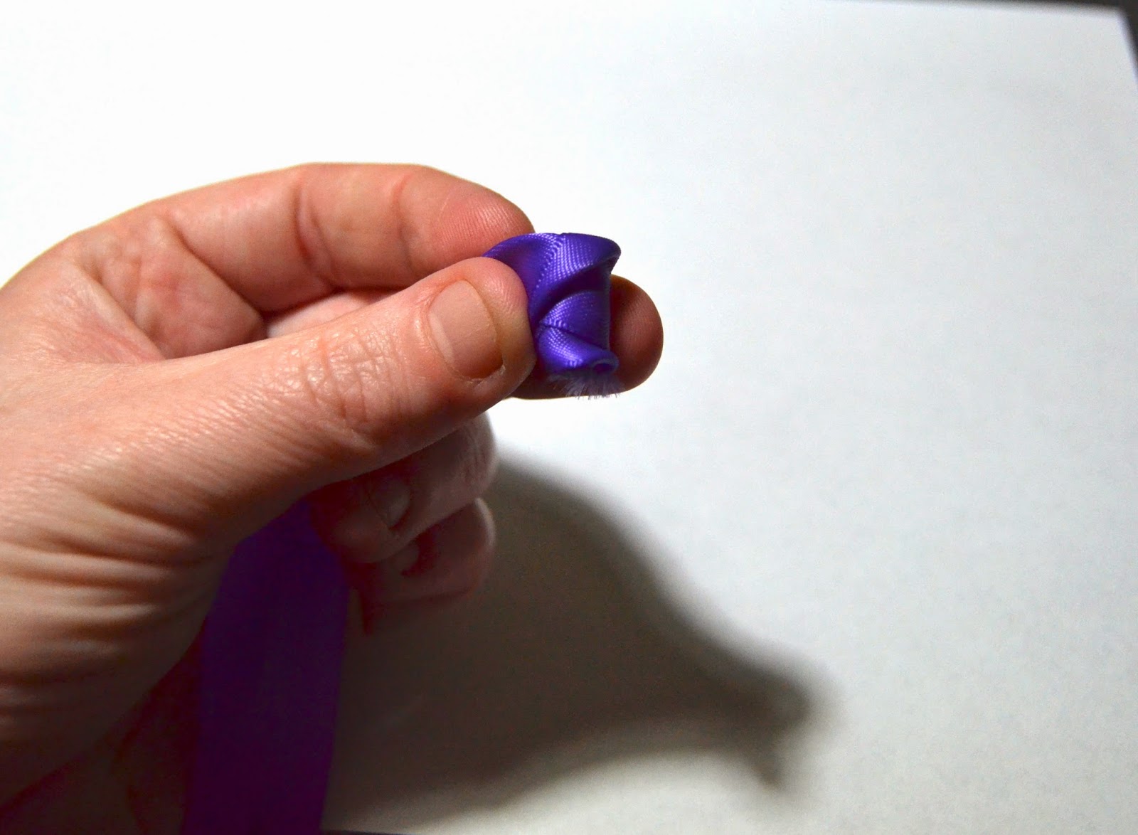 The Gangstress Ladies' Tutorials Hot Glue Ribbon Rosette Tutorial