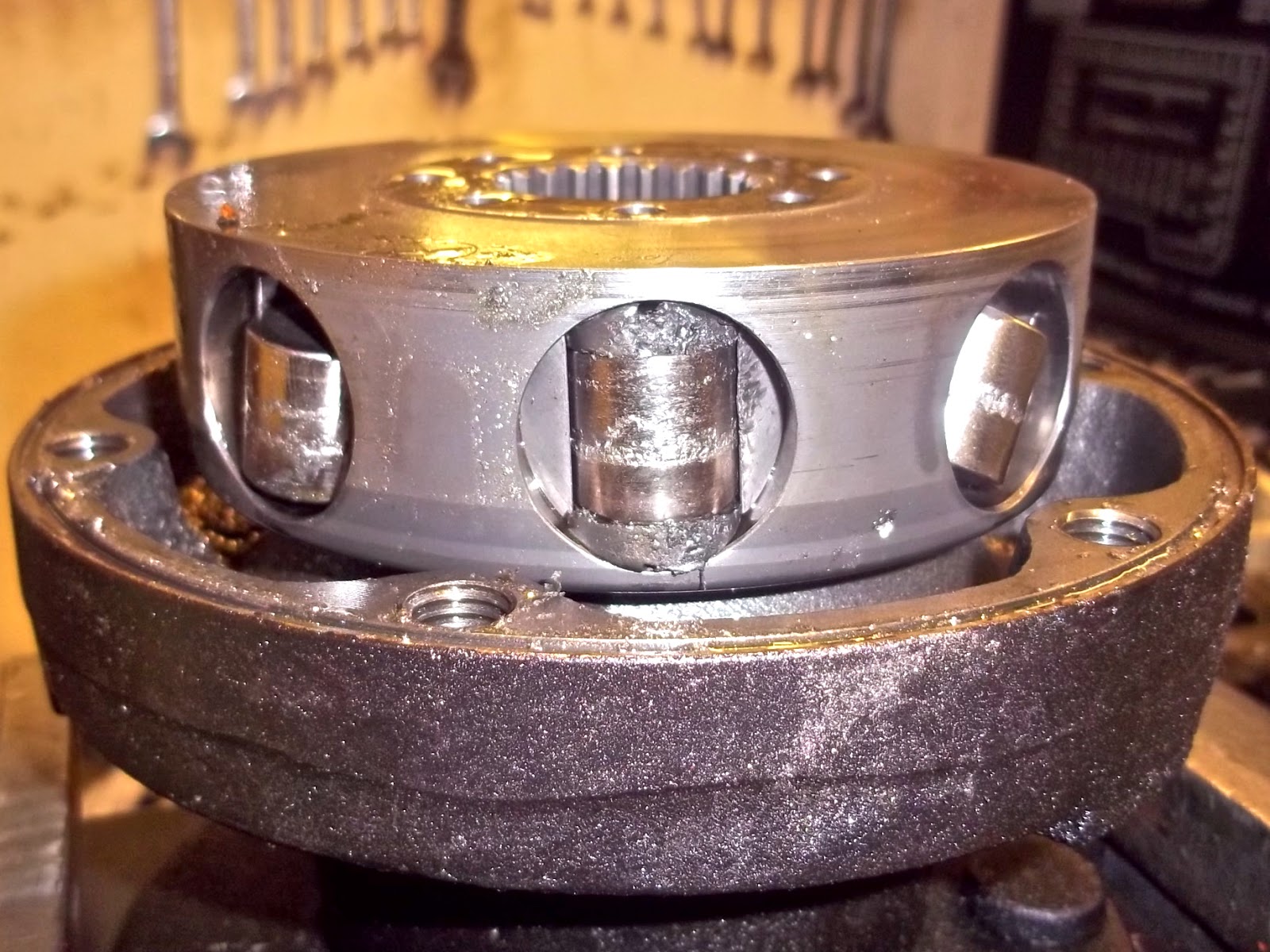 P & R Hydraulics Ltd Repairs Poclain hydraulic brake/motor (MSE02