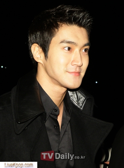 LETS K-POP STUDY: SuJu's Siwon Apologizes to Indonesian Fans