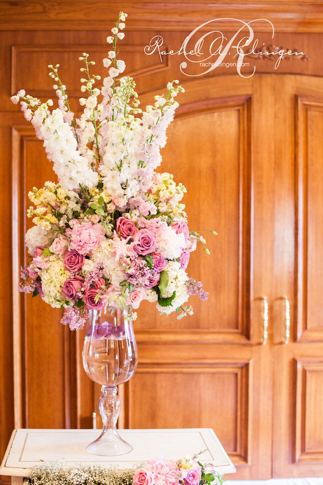 10 StealWorthy Flower Arrangements For Your Wedding Ceremony Belle