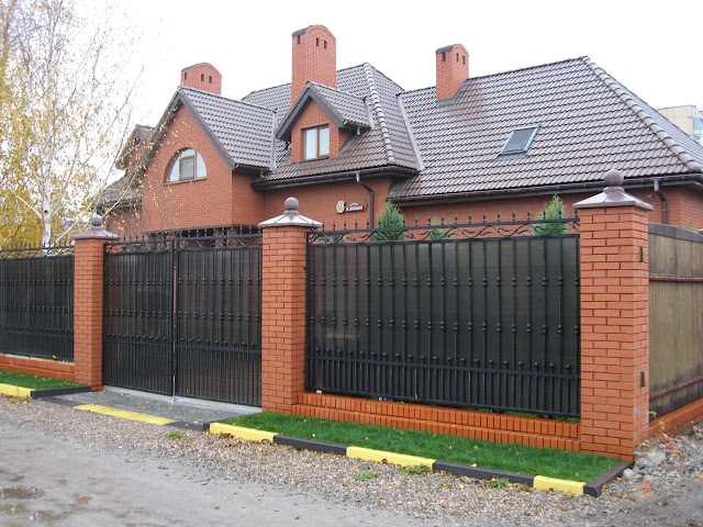 Nice homes usually have a high fence