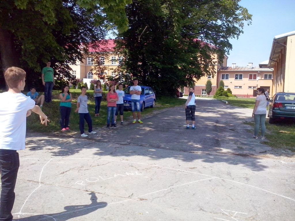 Building Bridges Using the Five Senses Polish kids' traditional games