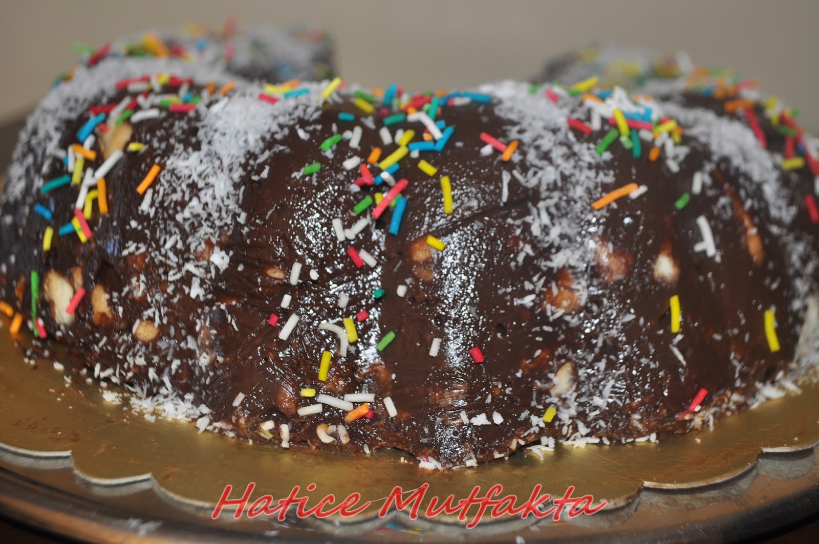 Hatice Mutfakta Kalıpta Mozaik Pasta