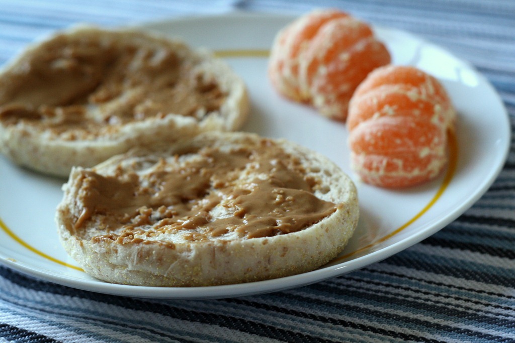 carb count english muffin artona