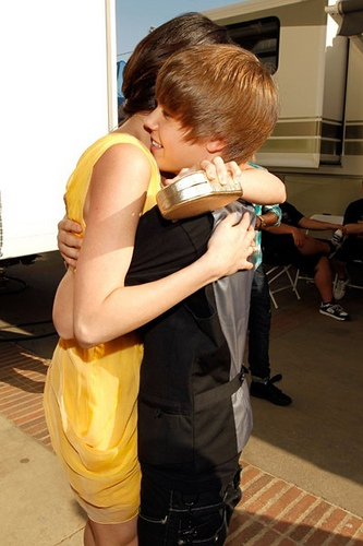 selena gomez and justin bieber 2011 oscars. justin bieber and selena gomez