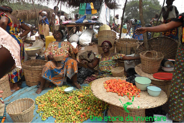 Venditrici al mercato di Noepé, Togo, Africa