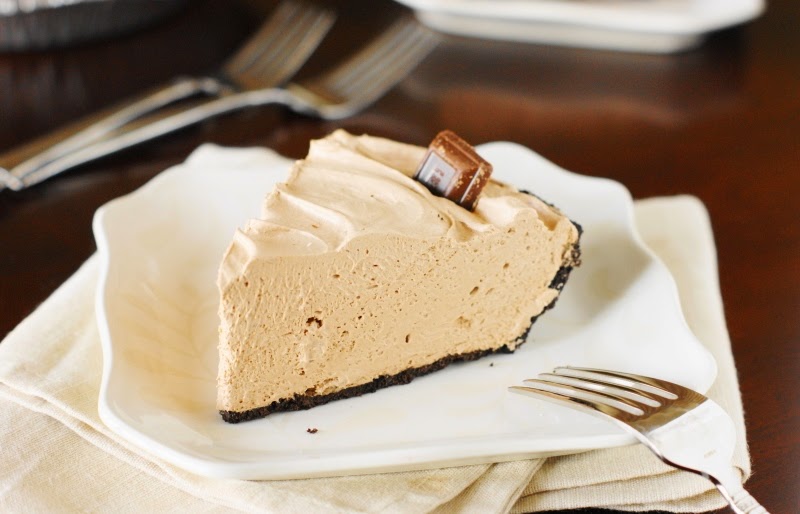 No-Bake Hershey's Chocolate Bar Pie