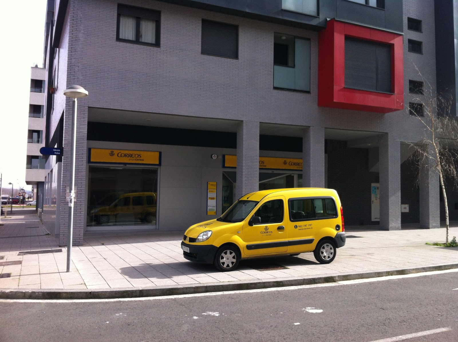 NUEVA OFICINA DE CORREOS Salburua Burdinbide