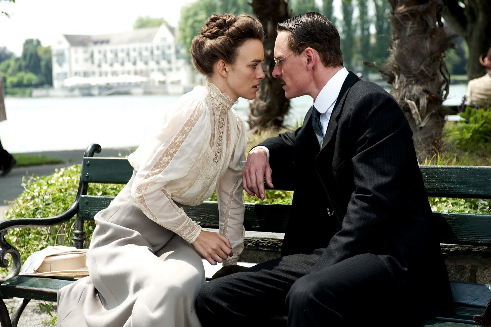 A-Dangerous-Method-Keira-Knightley_Michael-Fassbender-14.jpg