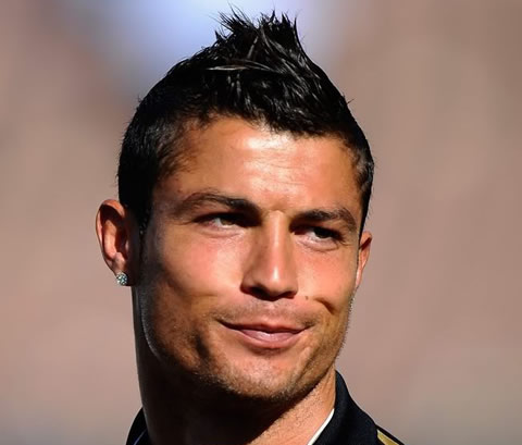 Ronaldo Euro 2012 Hairstyle on All About Sports  Cristiano Ronaldo Haircut Images Photos 2012