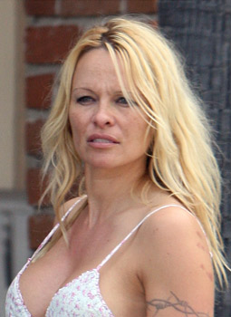 image-8-for-celebrities-without-make-up-gallery-330075771.jpg