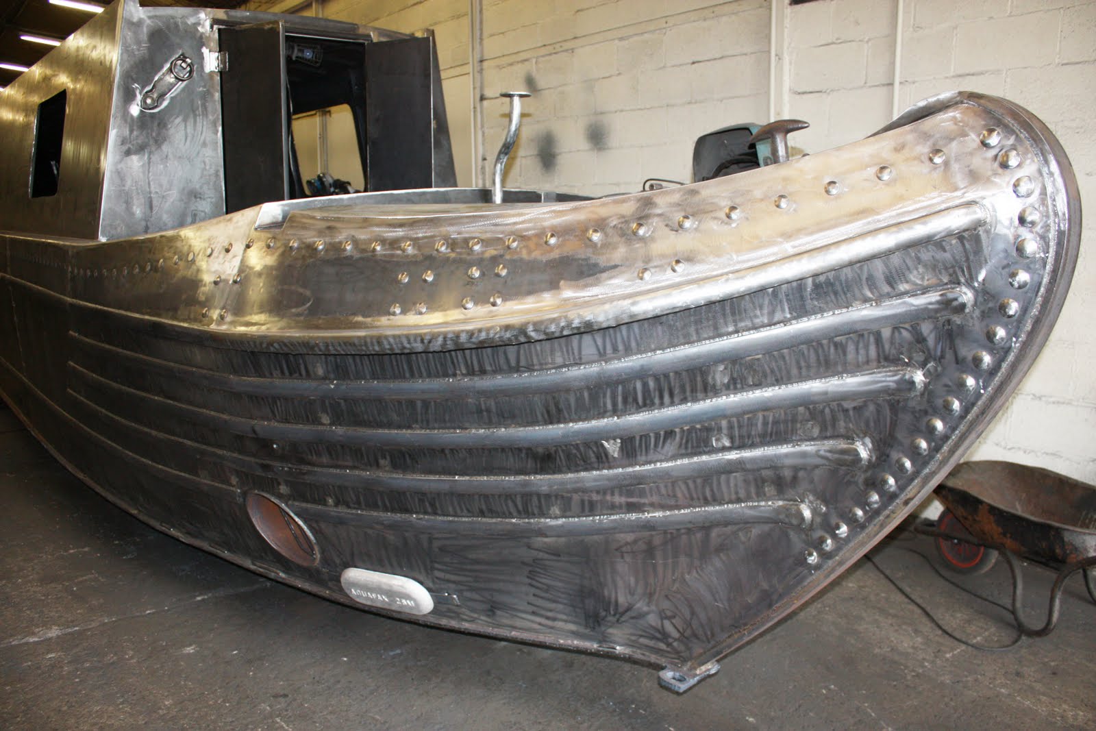 Build diary of narrowboat Ecky Thump August 2011