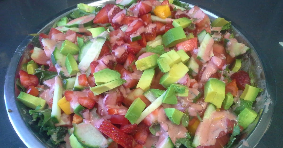 I'll take some of that... Strawberry Kale Quinoa Salad with Strawberry
