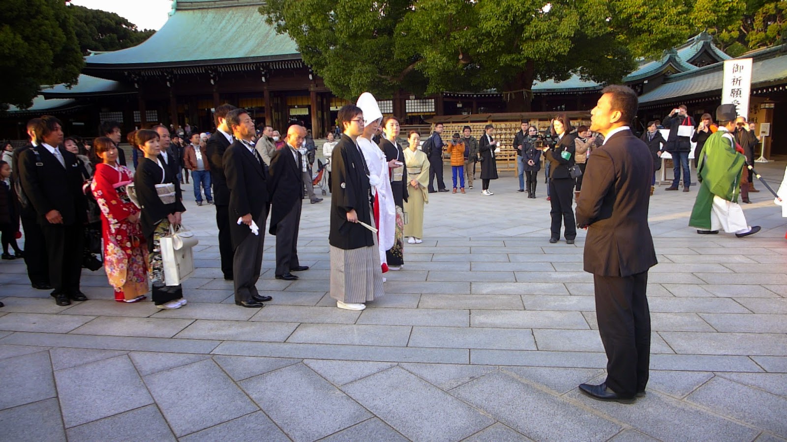 日本 七天六夜自由行day 3 2 東京明治神宮 一睹傳統婚禮 Cafe Crepe 竹下通 表參道鐵腿行 東京年末初雪 Peter Tseng