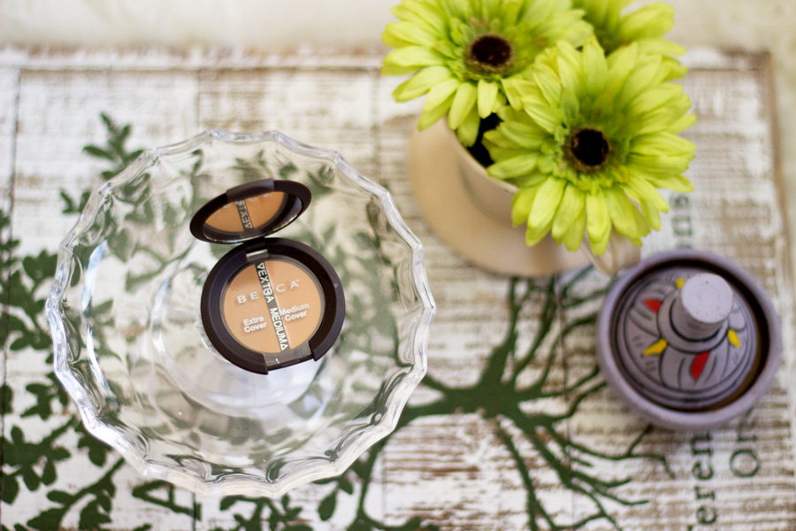 FashStyleLiv: Becca Dual Coverage Compact Concealer Review