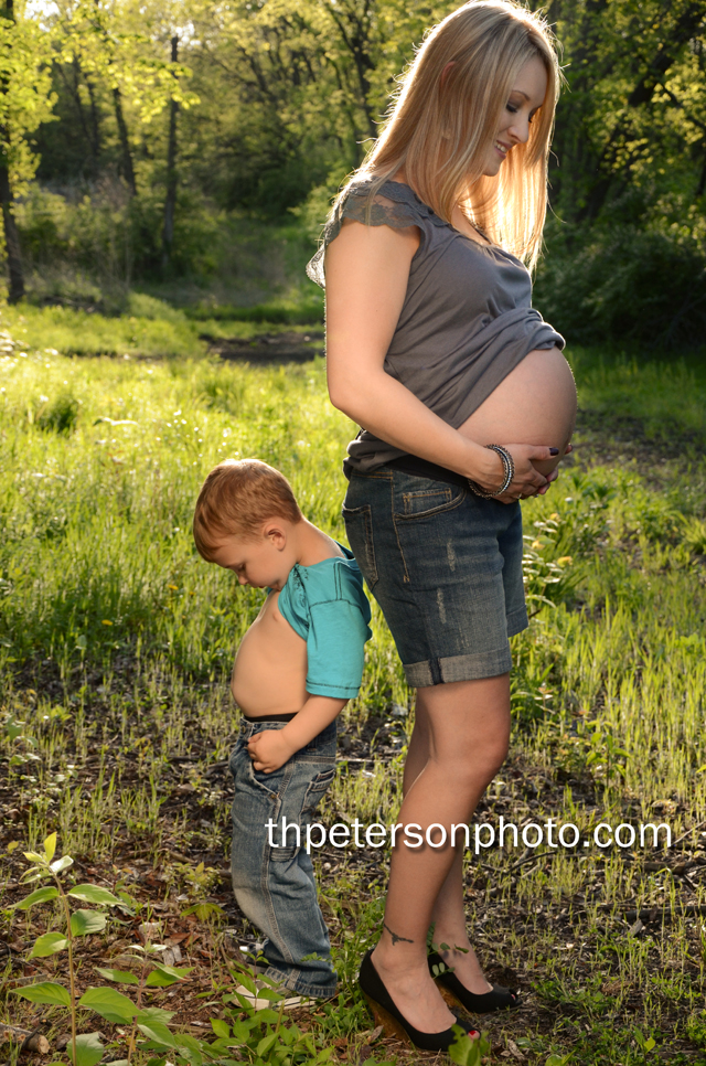 baby on the way kallie s maternity session topeka matrot winery