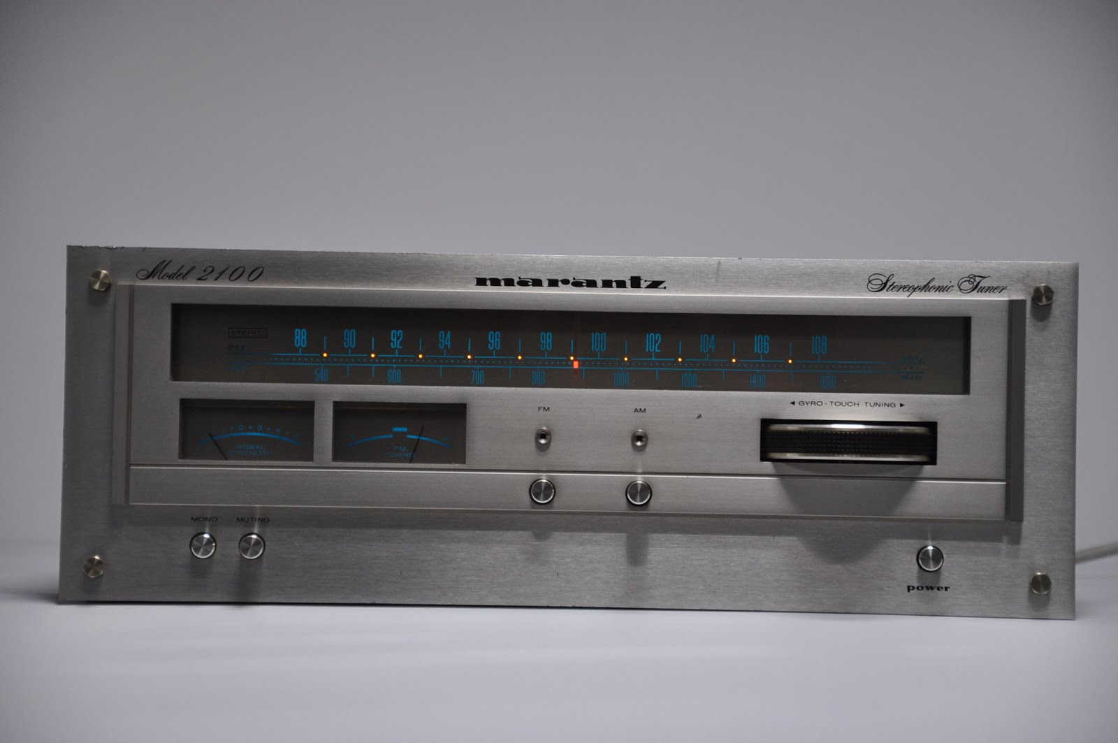 Marantz 2100 - Analog Tuner | AudioBaza