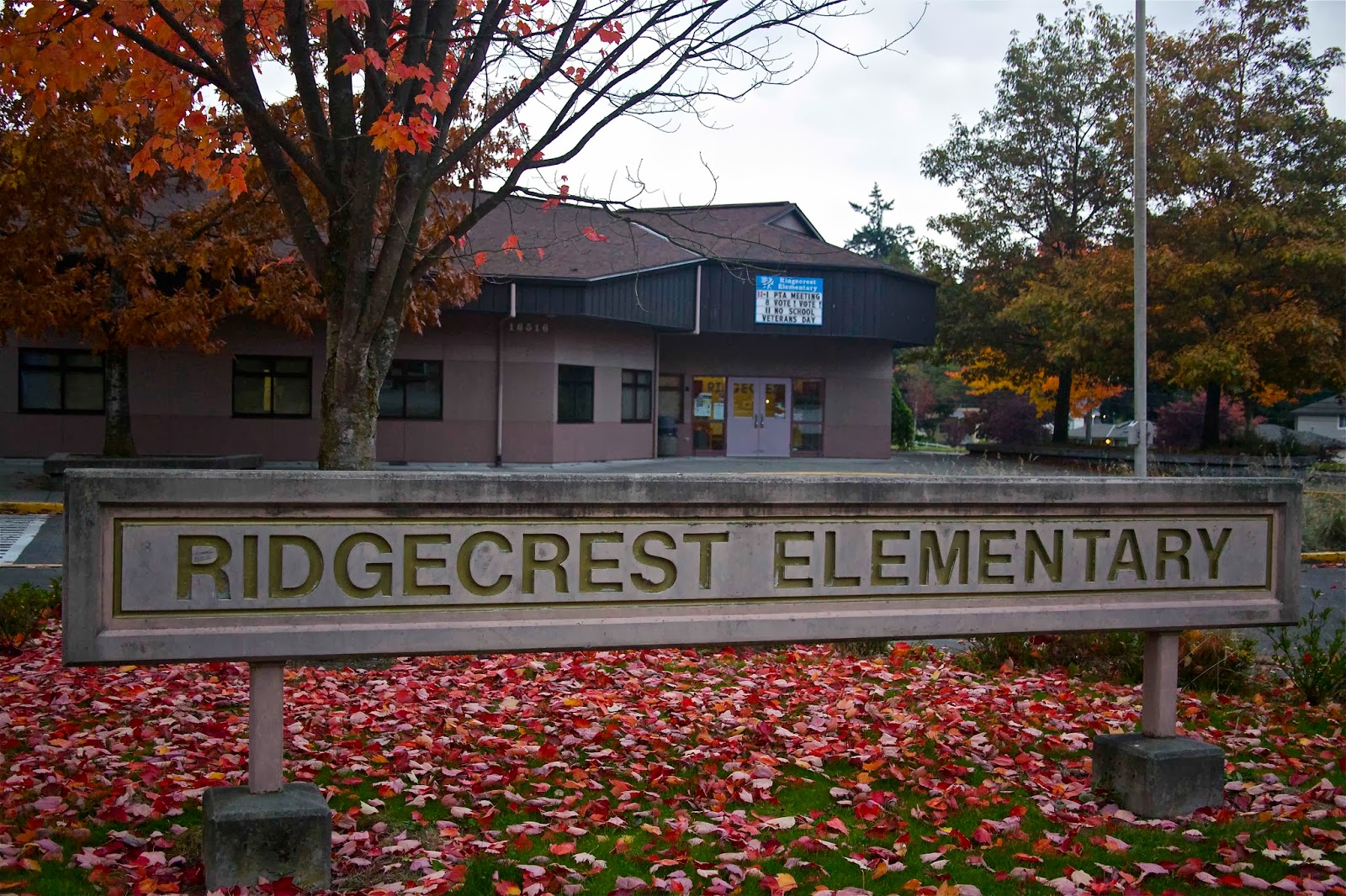 Shoreline Area News Threatening emails continue Ridgecrest Elementary on modified lockdown