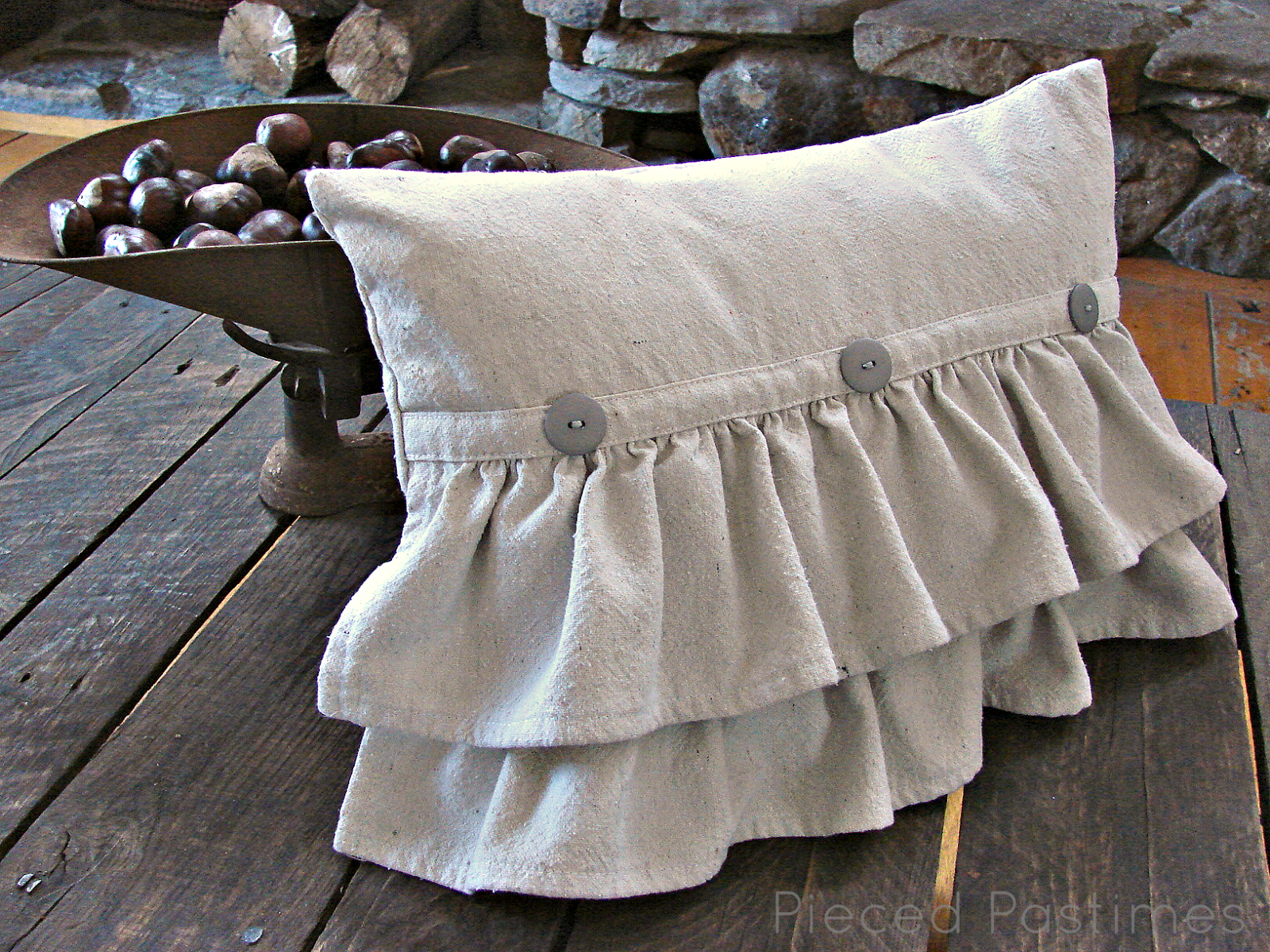 Pieced Pastimes Ruffled Pillow Tutorial