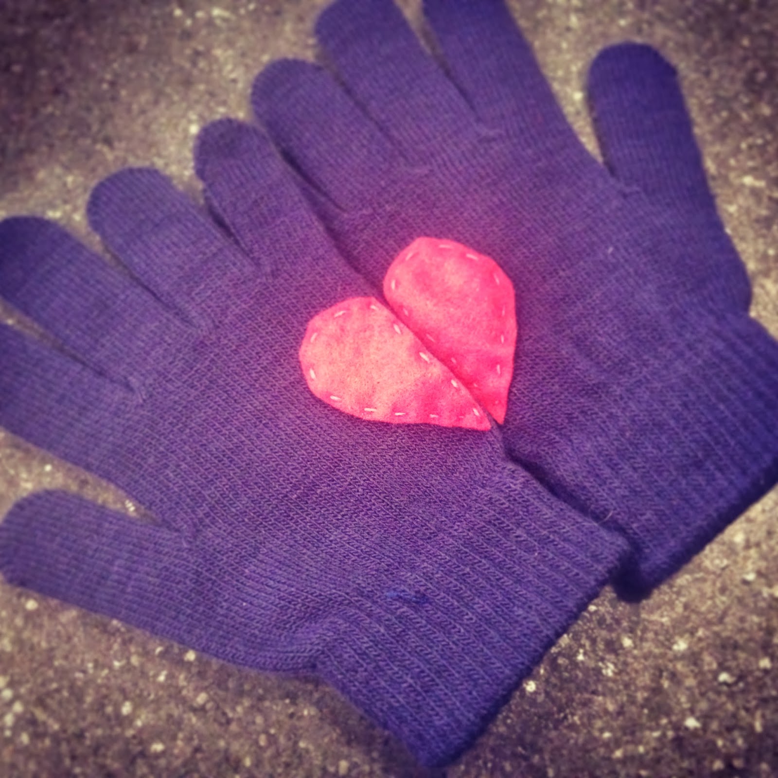  kraftykym DIY Heart Gloves