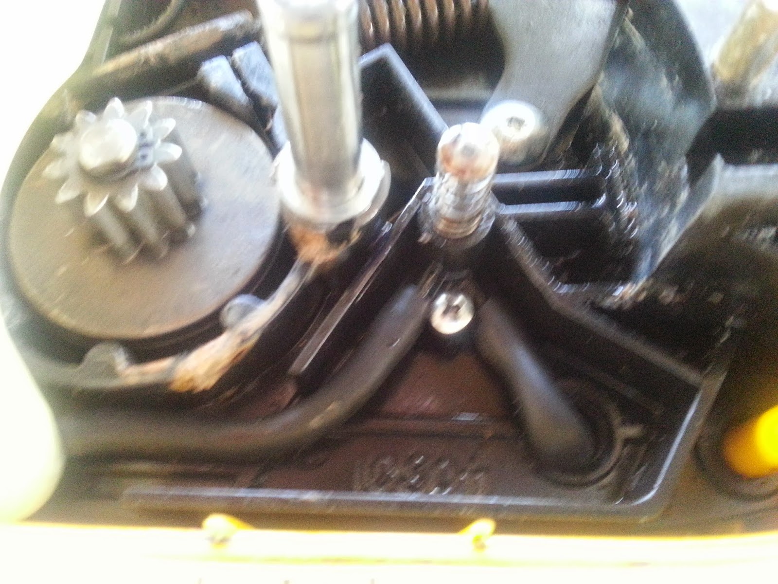 McCulloch EM250 Chainsaw Oiler Repair McCulloch EM250 Chainsaw Oiler