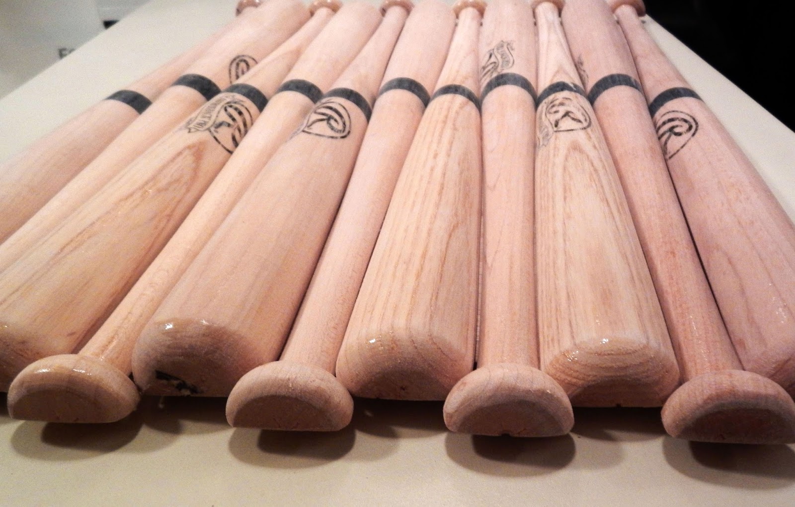 DIY Vintage Chic DIY Baseball Bat American Flag