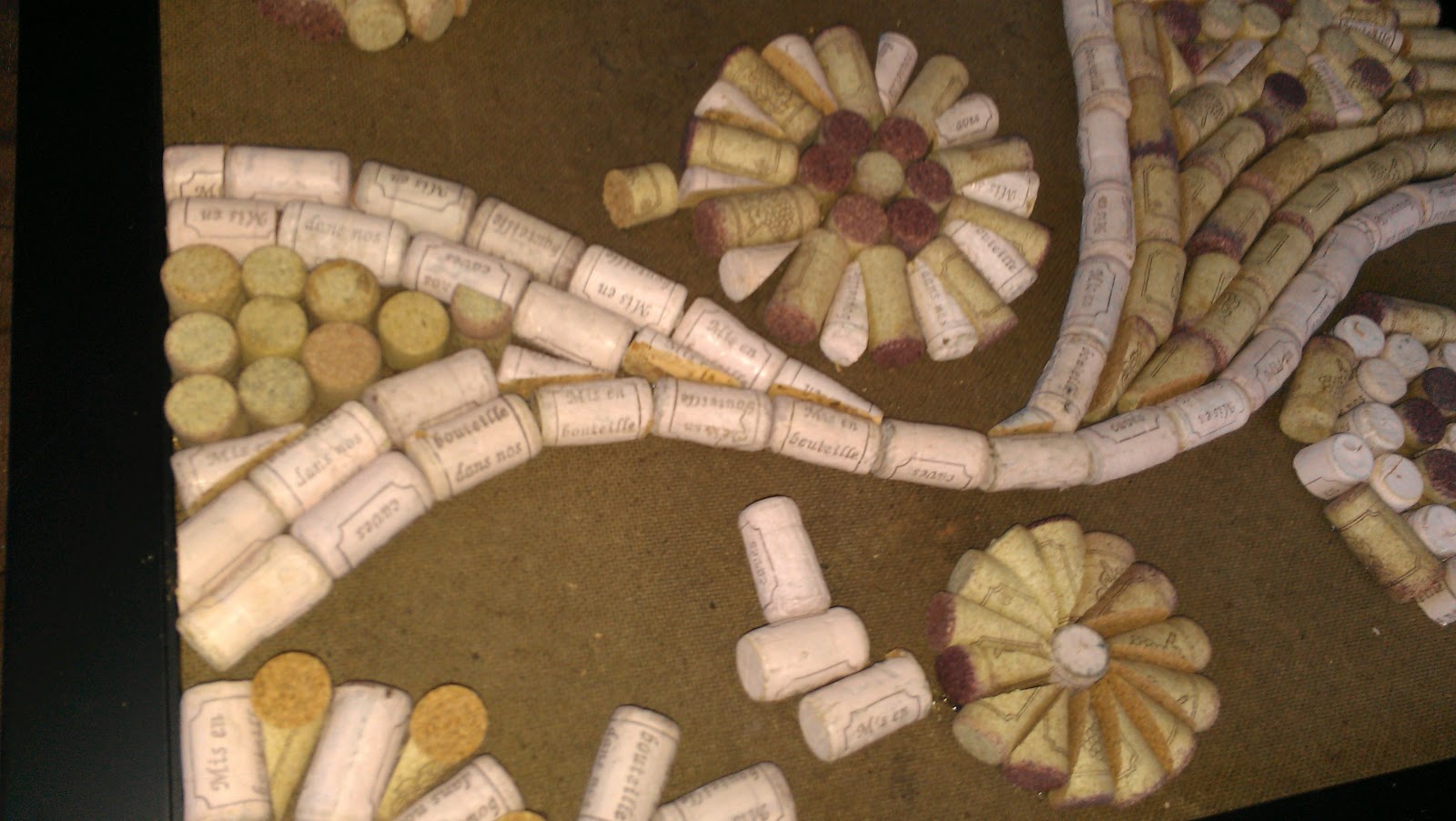 rainysunraynails Howto Cork Board. (unrelated nail art)