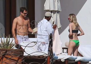 English: Diane Kruger Green Bikini Thanksgiving day Mexico