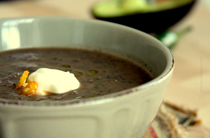 feketebab-leves kakaóbab-törettel és csilivel