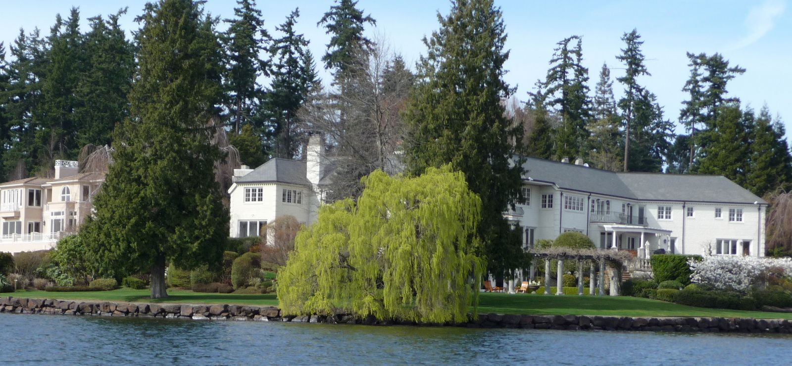 Seattle Mansions Bruce McCaw Sells Medina Mansion