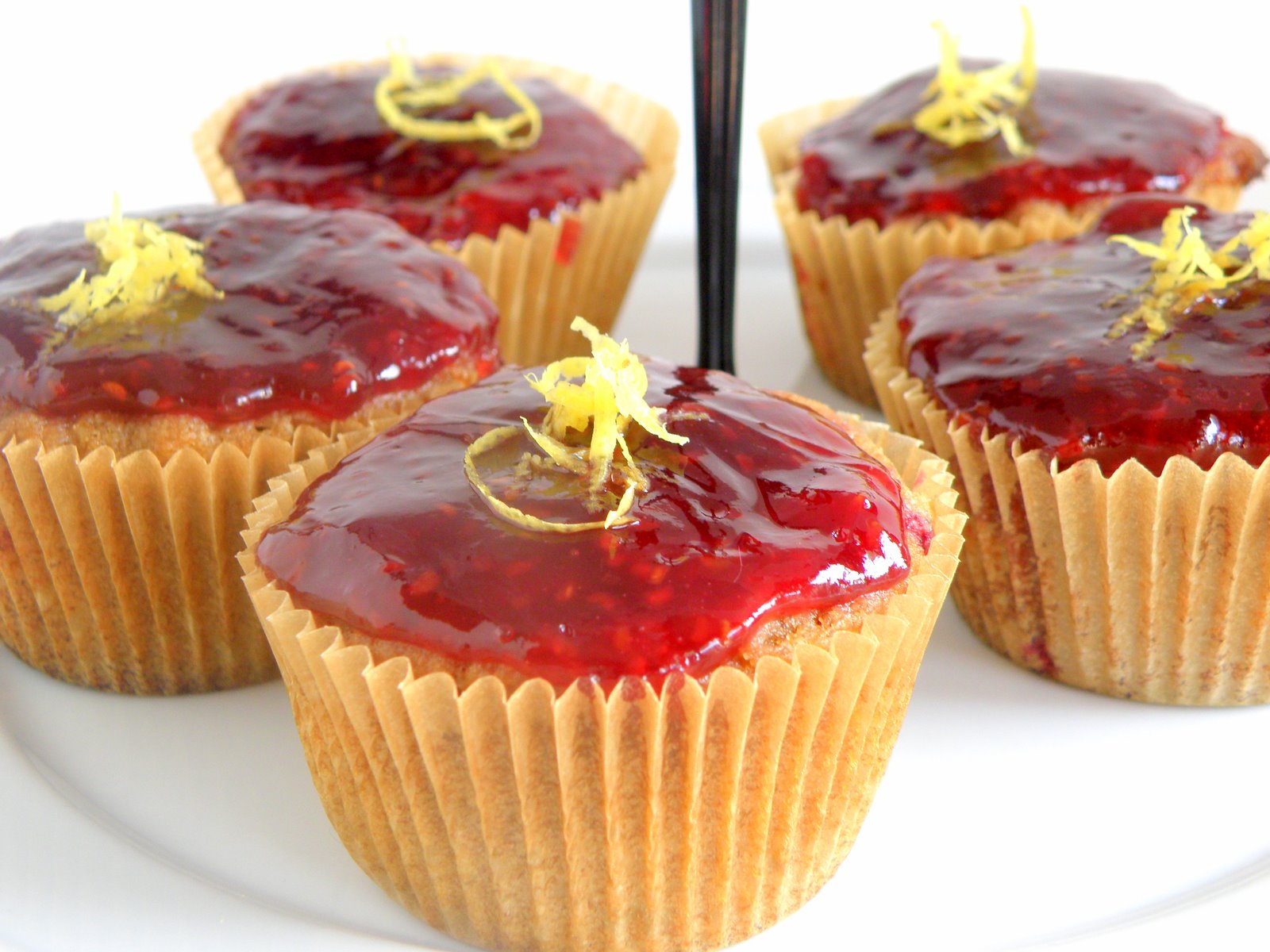 delicuteessen Vegan Raspberry Lemon Cupcakes With Raspberry Jam Glaze