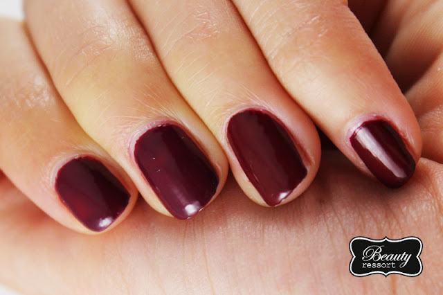 Essie "Bahama Mama" vs. P2 "Can’t get enough!"