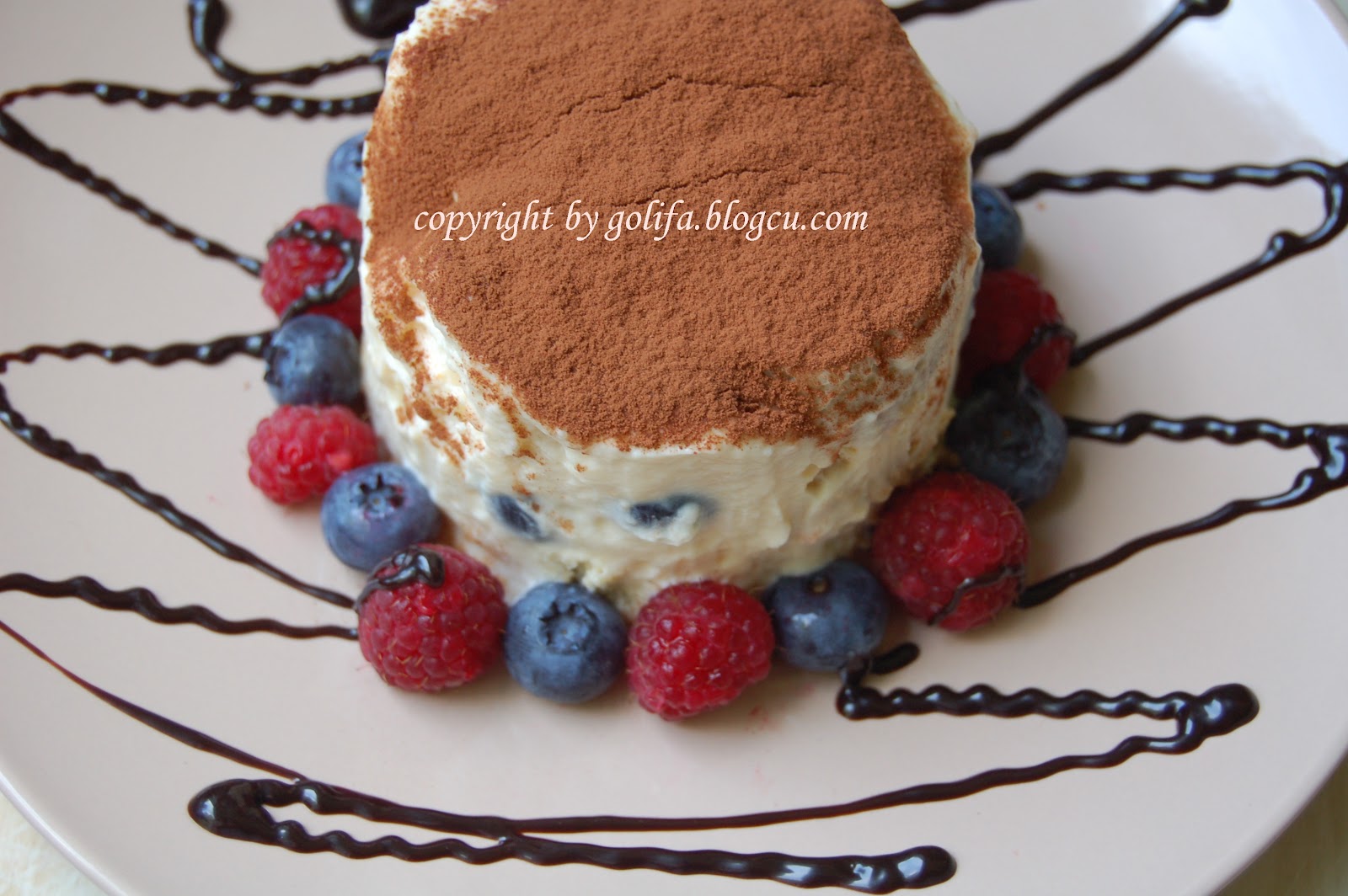 Çikolata Sepetinde Tiramisu Çikolata Sepetinde Tiramisu