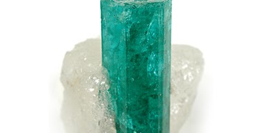 Mengenal Fakta Batu Zamrud