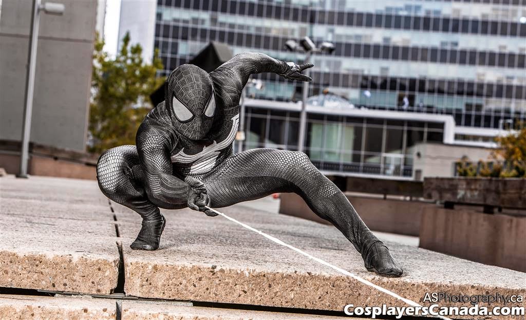 Cosplayers Canada Spiderman at Hamilton Comic Con 2014
