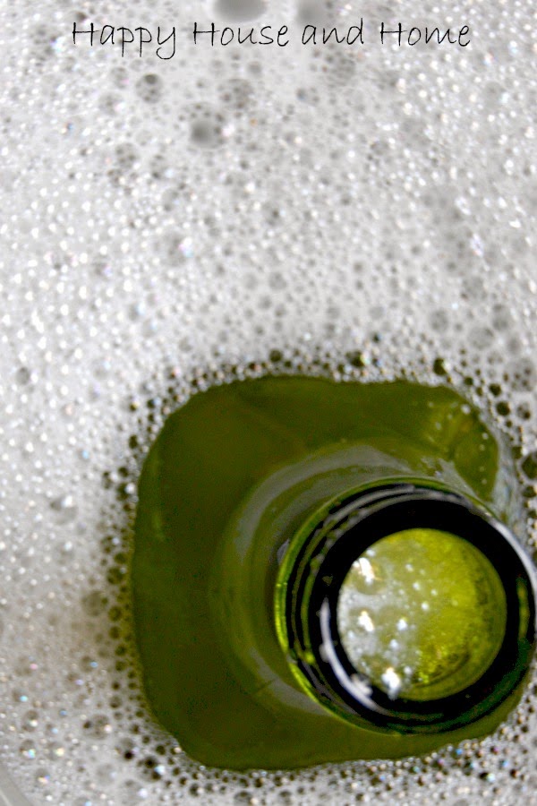 Happy House and Home Remove Labels From Glass Jars