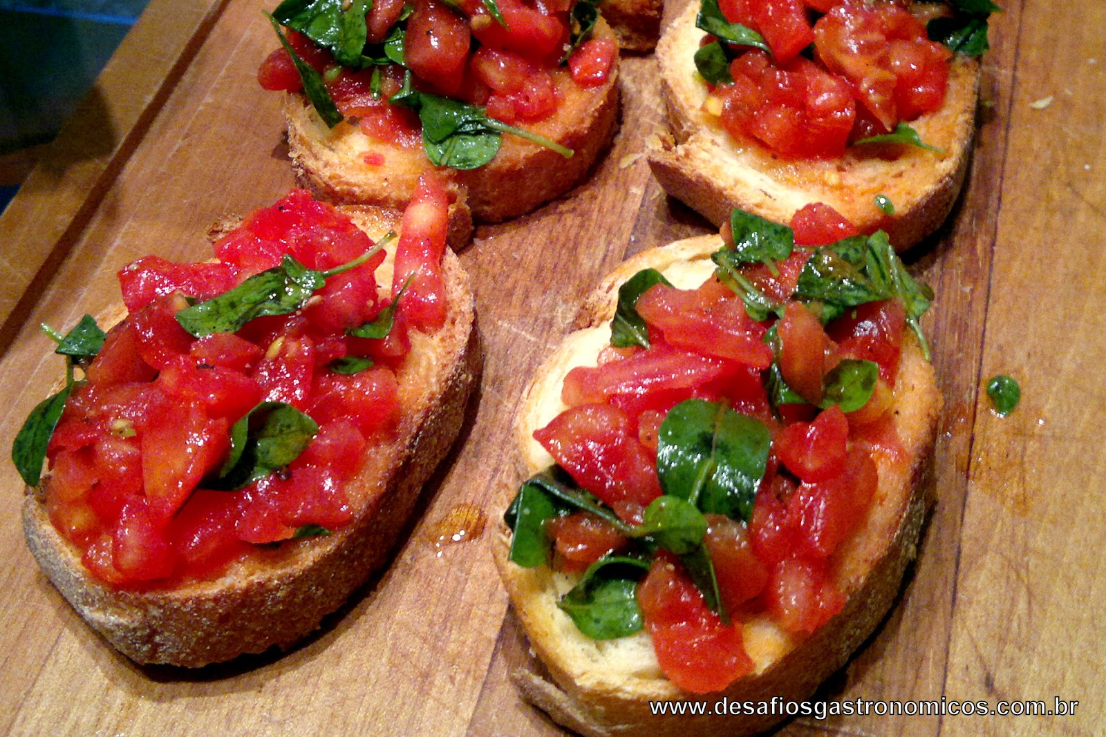 Desafios Gastronômicos Bruschetta de Tomate e Manjericão (Jamie Oliver)