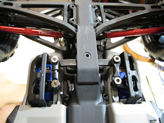 AE1S Science and Engineering Blog: Dual steering servos for E-Revo VXL