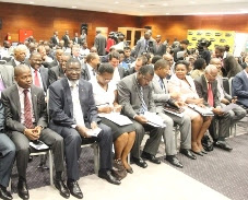 Com 12 pontos na agenda: Governo e privados renovam o diálogo 1 DP 1 1empresarios.jpg