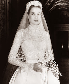 Princess Grace in Helen Rose dress. A guide to 1960s vintage wedding dresses, c HVB vintage wedding blog 2013