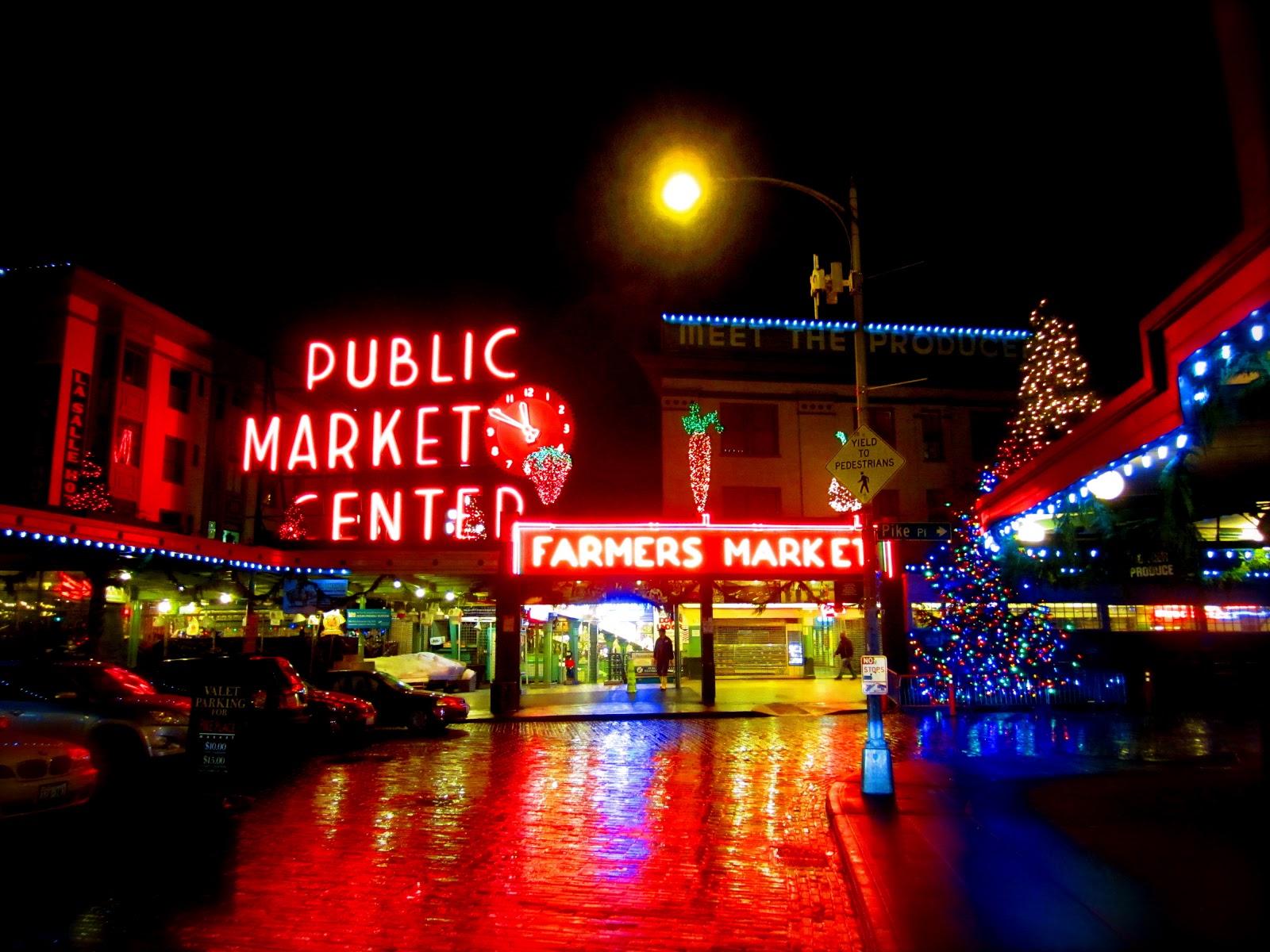 Finding the extraordinary in the ordinary: Christmas in Seattle