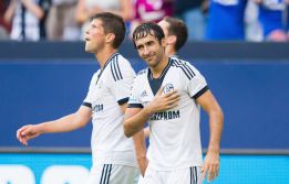 Raúl: "Doy las gracias por el homenaje al Chelsea" Raúl: "Doy las gracias por el homenaje al Chelsea"