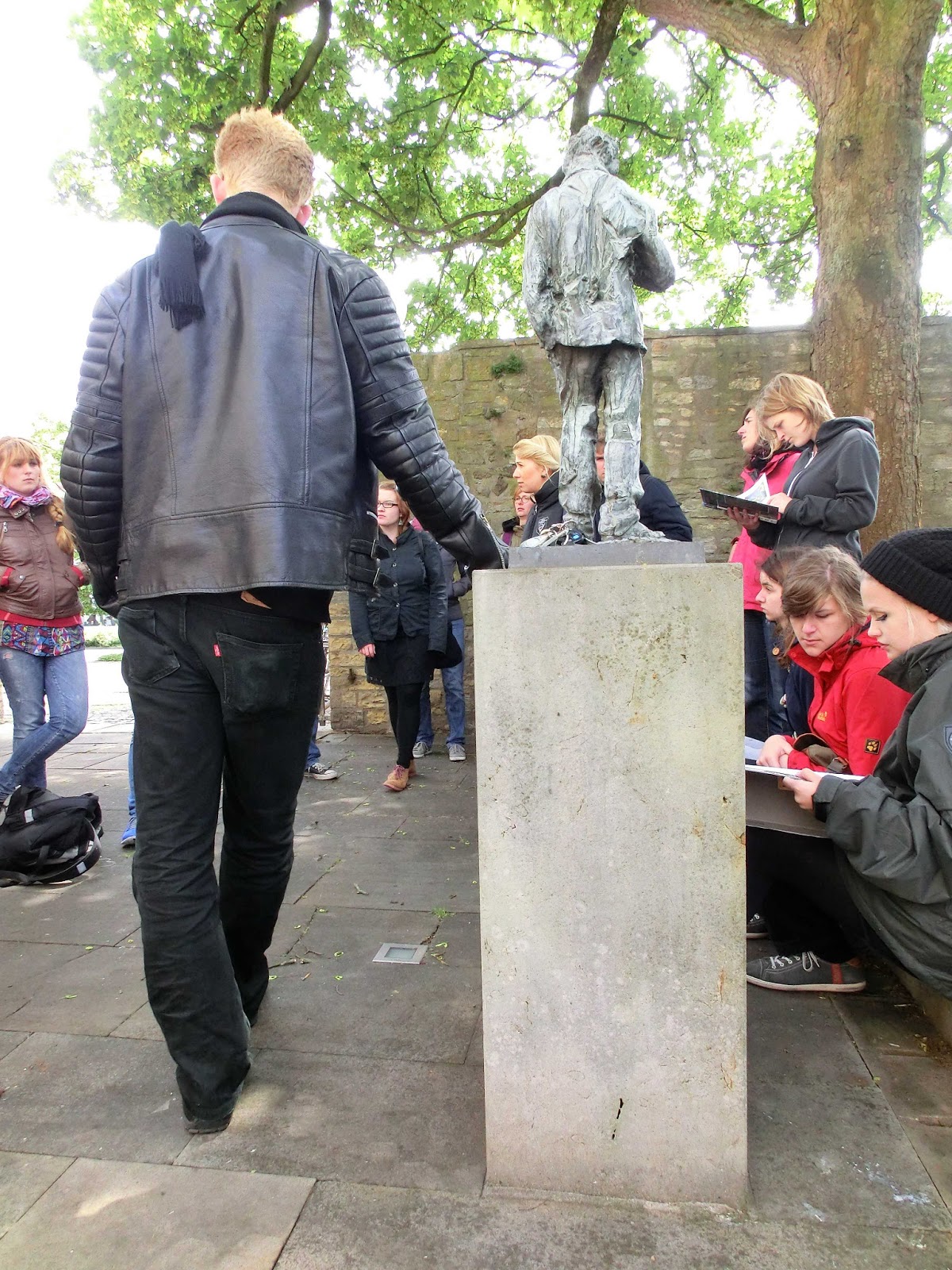 Erinnern Und Vergessen Ein Denkmal Fur Die Friedensforschung