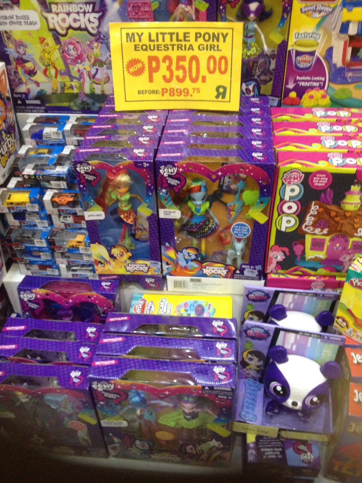 trinoma toys r us