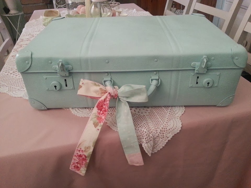 Shabby Delights Vintage Suitcase Make Over Part 2