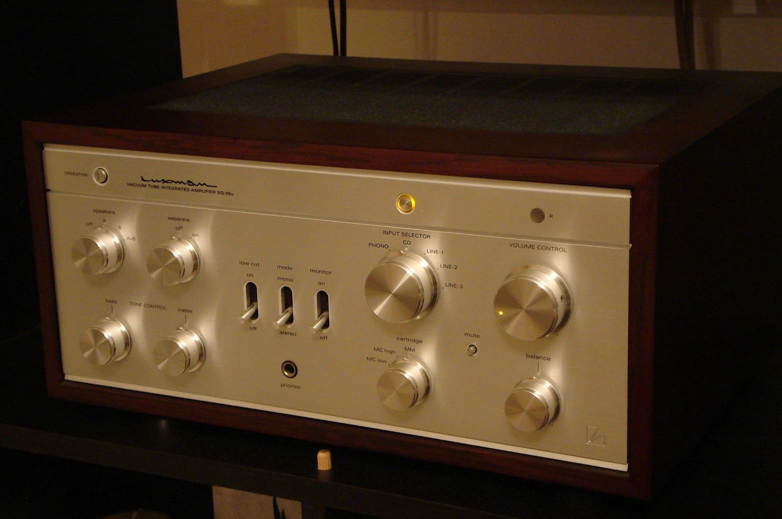 Audiophiles Place Luxman SQ38U Tube integrated amplifier