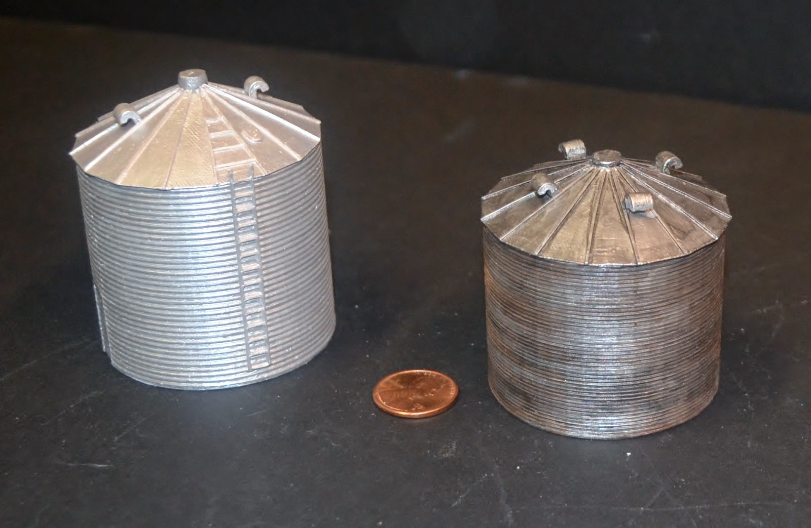 Nirvana Valley Model Railroad Grain bins, HO scale, 3d printed