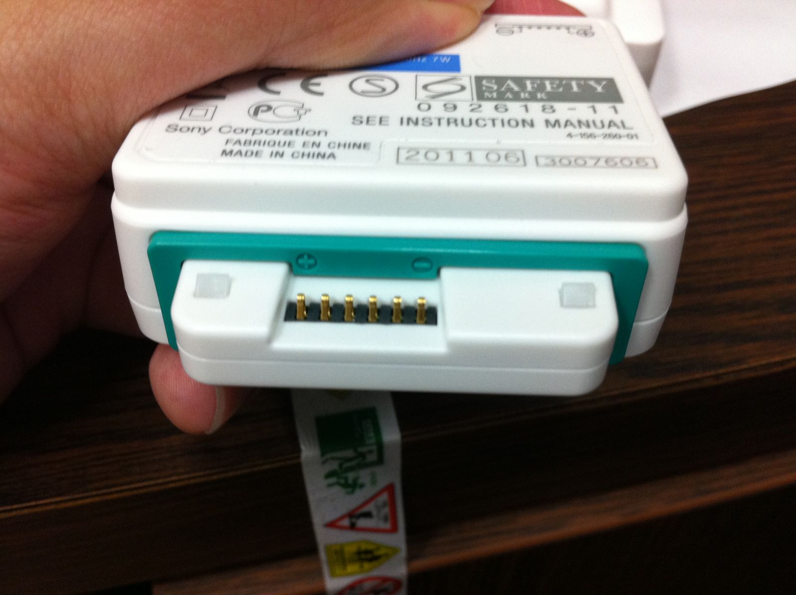 MacBook aNd I Sony CPA2L USB Portable Power Supply