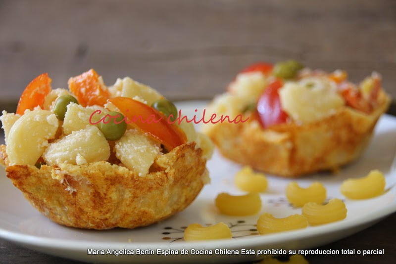 Ensalada De Pastas (coditos ) En Canastitas De Queso 
