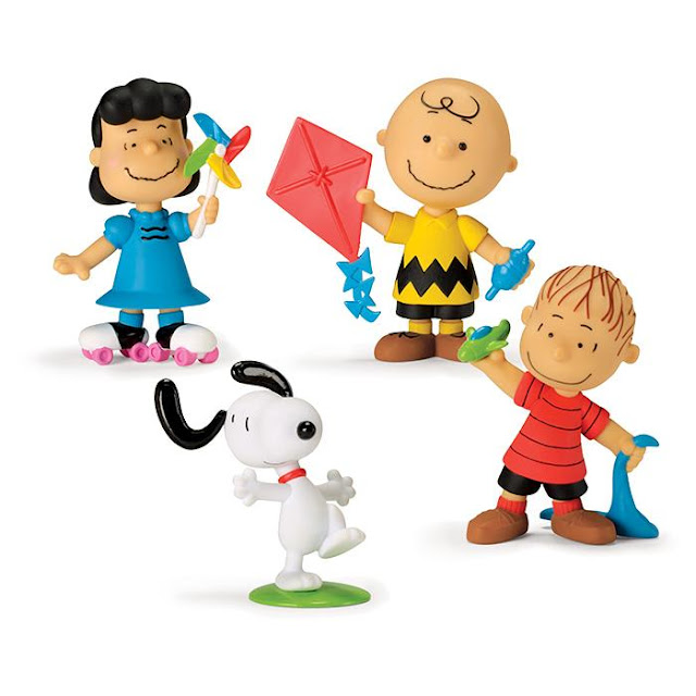 Peanuts Snoopy and Gang Dolls - Avon